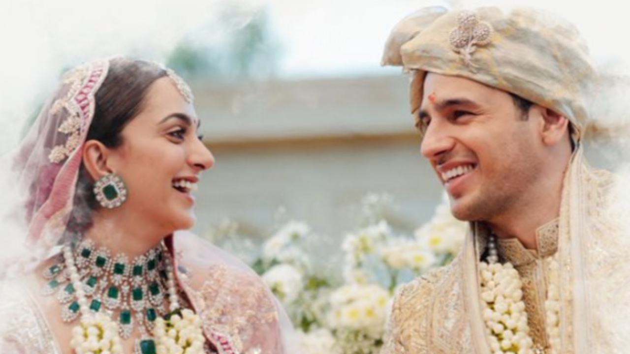 just married sidharth malhotra changes his facebook, instagram, twitter ...