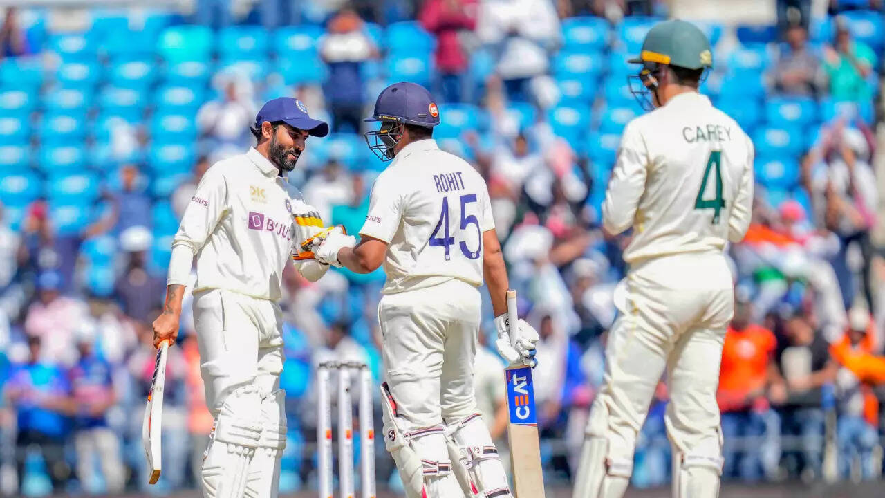 Nagpur Test Cricket bookies enter stadium to capitalize on short delay during live telecast