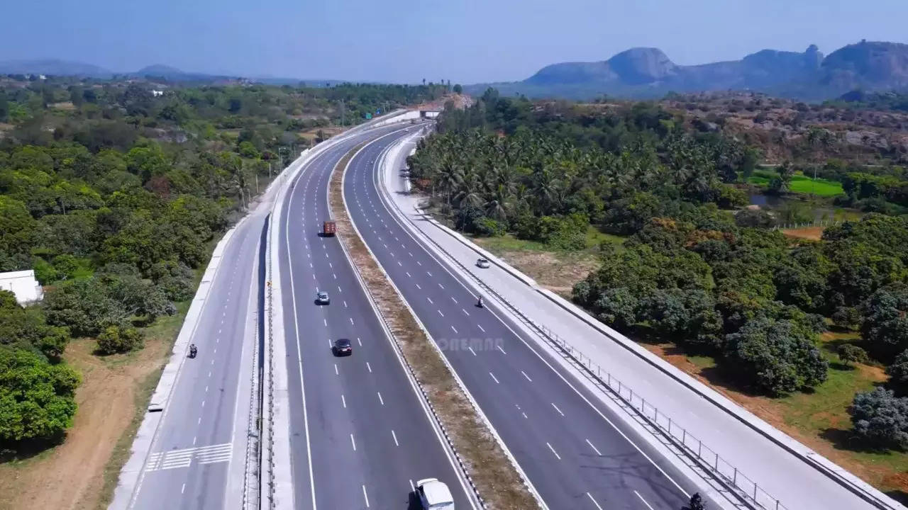 Bengaluru-Mysuru Expressway | Photo credit: Twitter/droneman