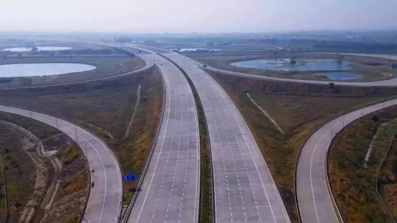 Delhi-Mumbai Expressway | Photo: Nitin Gadkari