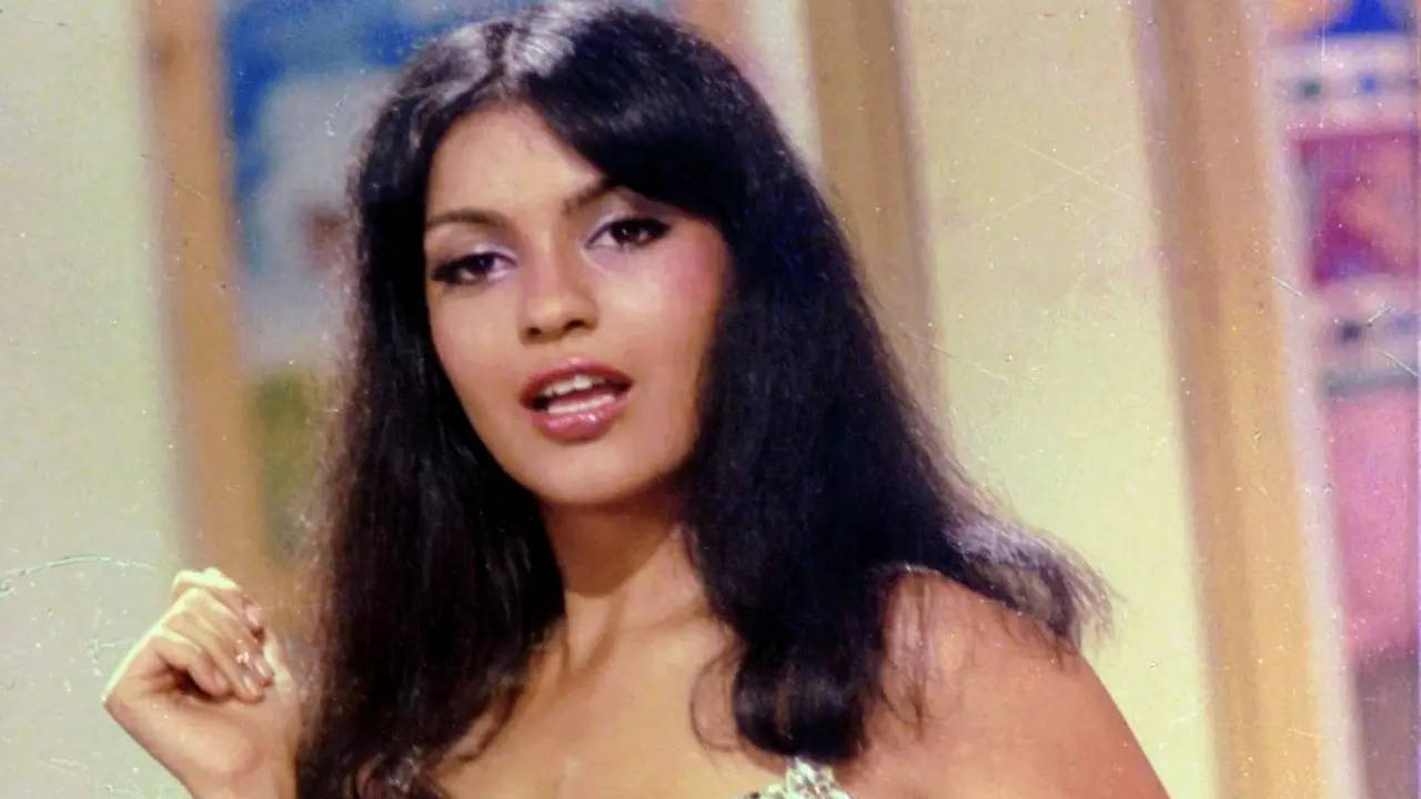 Zeenat Aman Makes Her Instagram Debut At 71 Fans Welcome Veteran Actress With Love 