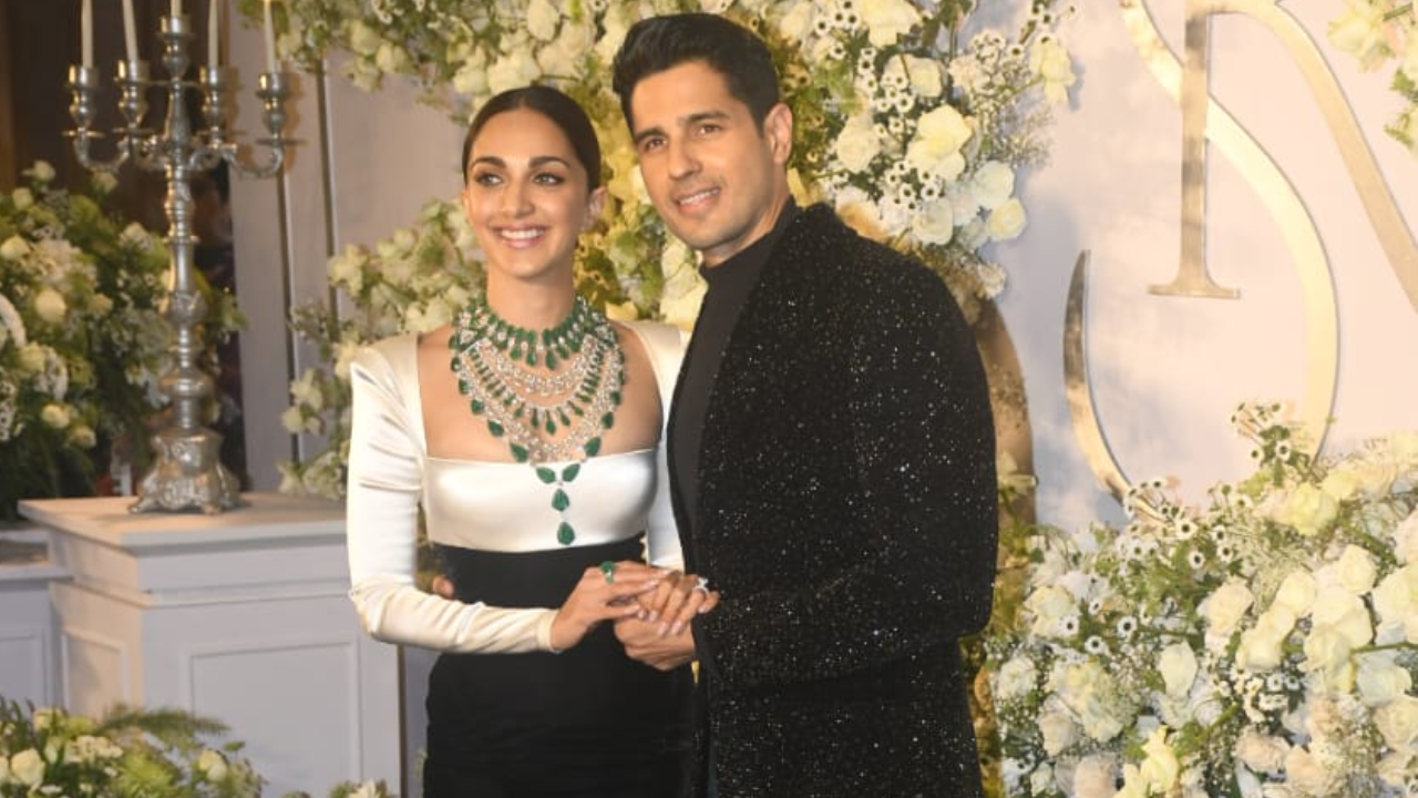 Kiara Advani, Sidharth Malhotra at Mumbai wedding reception