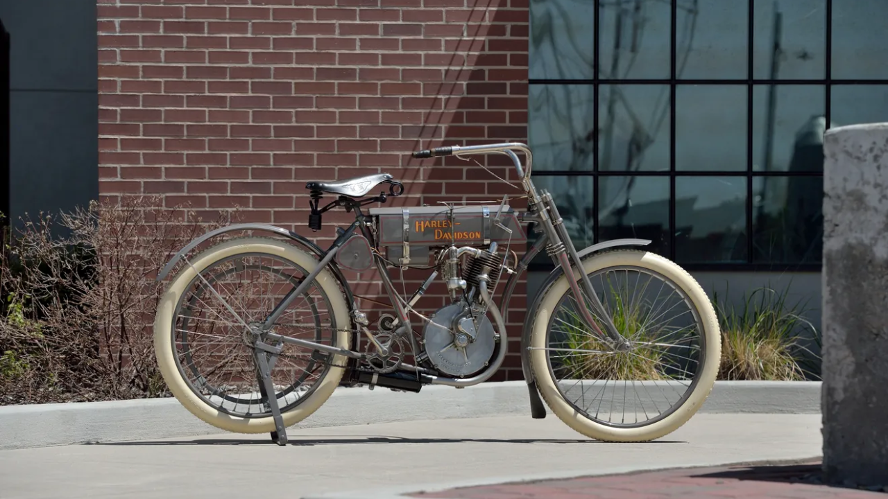 Harley-Davidson Strap motorcycle