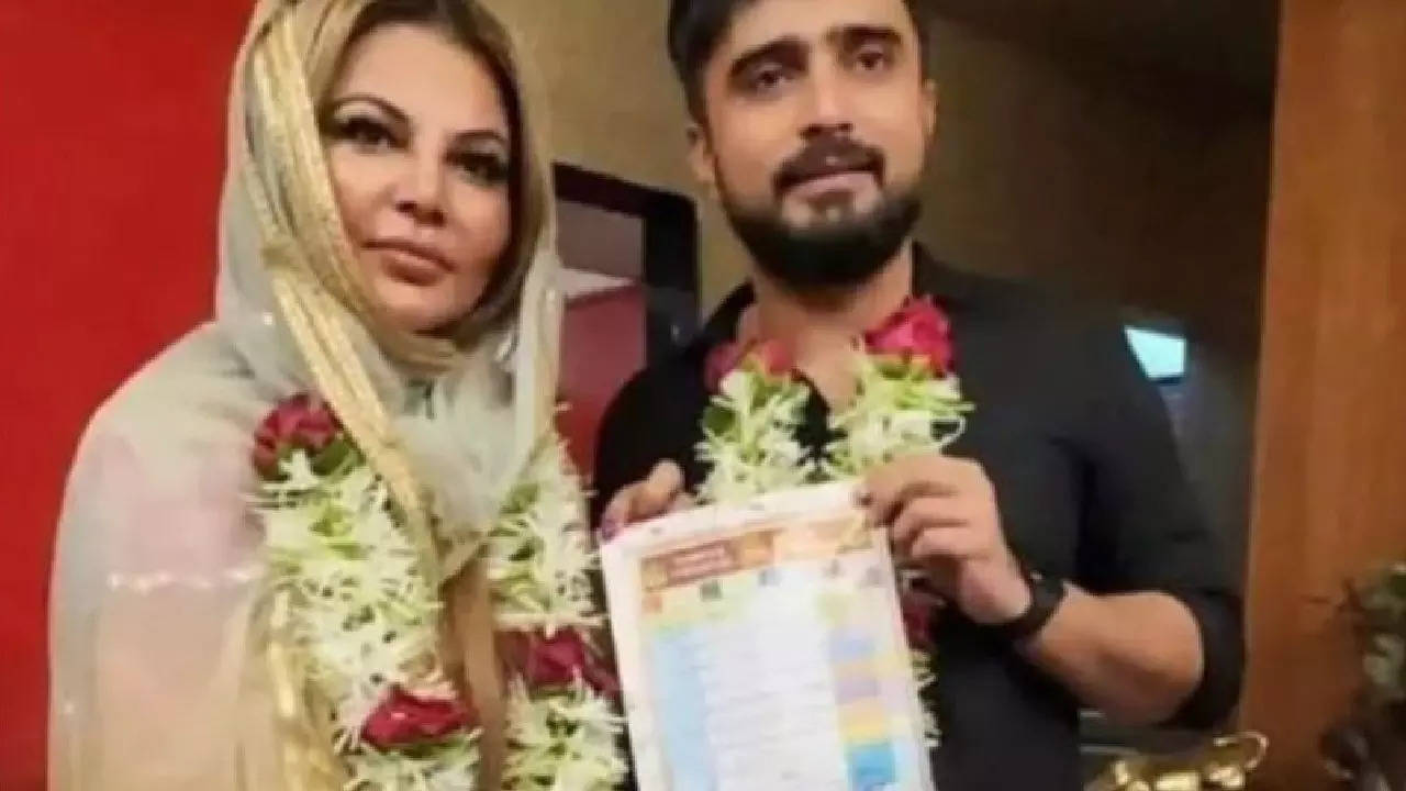 Rakhi Sawant S Husband Adil Khan Durrani S Bail Rejected Mysore Police