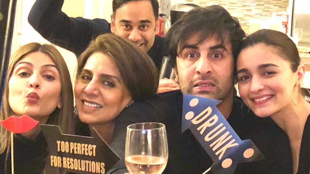 Neetu Kapoor shares throwback pic with 'drunk' Ranbir Kapoor, Alia Bhatt