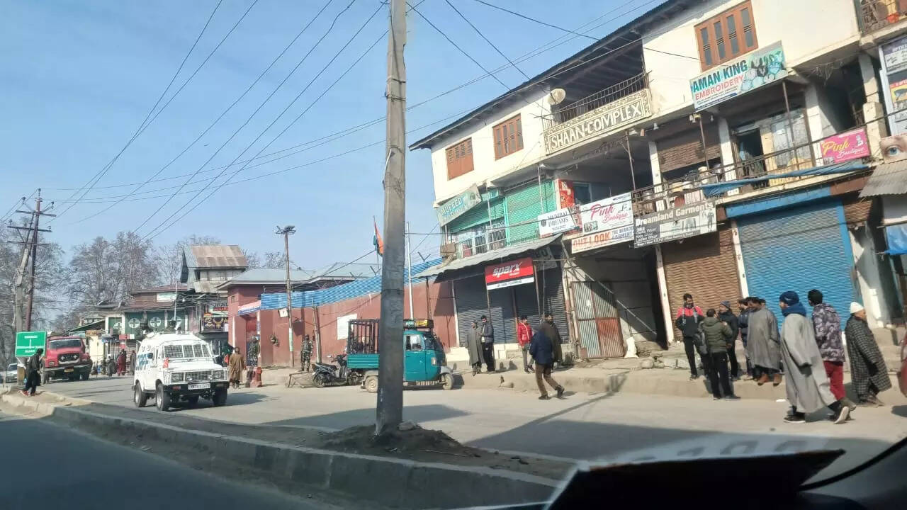 Manisha Rakunde Maharashtra NCP woman leader attacked with knife