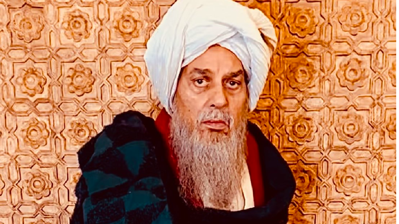 Dharmendra as Shaikh Salim Chishti