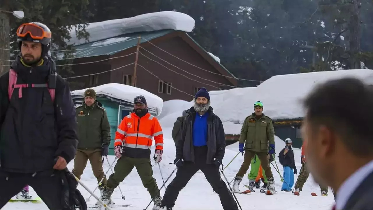 Rahul Gandhi hits ski slopes in Gulmarg