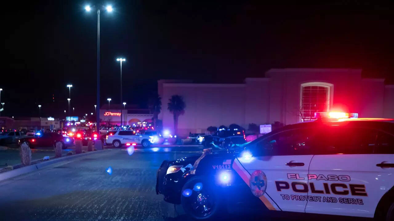 Shooting in Texas mall leaves 1 DEAD, four injured; suspected shooter