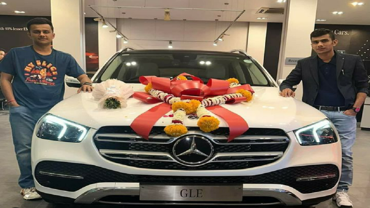 MBA drop out Praful Billore, Known for 'MBA Chaiwala' buys new Mercedes-Benz GLE