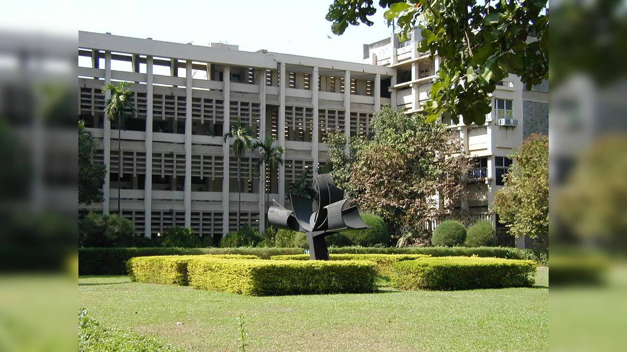 IIT Bombay Suicide Case: IIT Bombay To Revise UG Curriculum For Stress ...