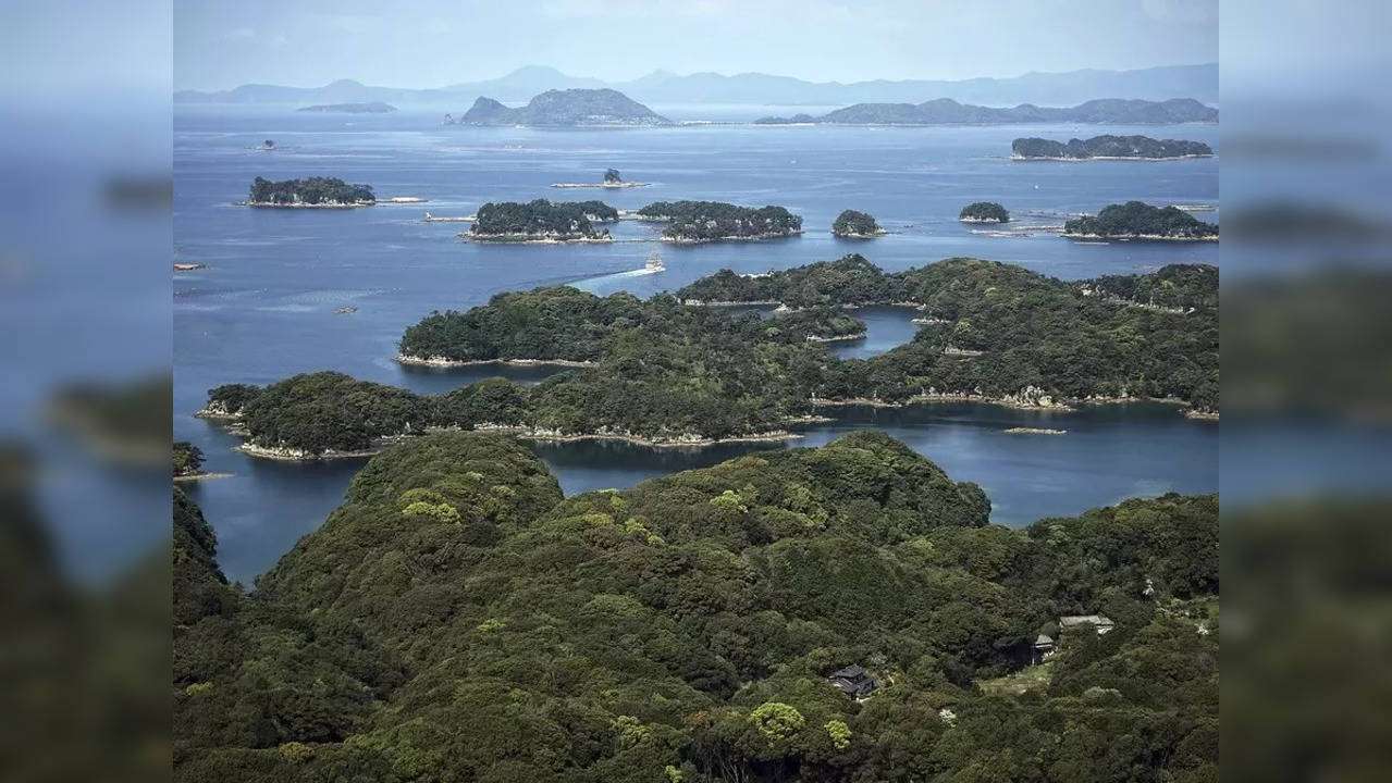 Japan has 7000 new islands