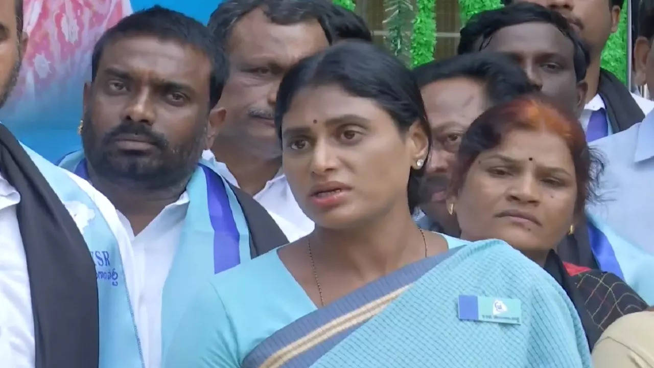 ys sharmila arrested in mahabubabad dist in telangana