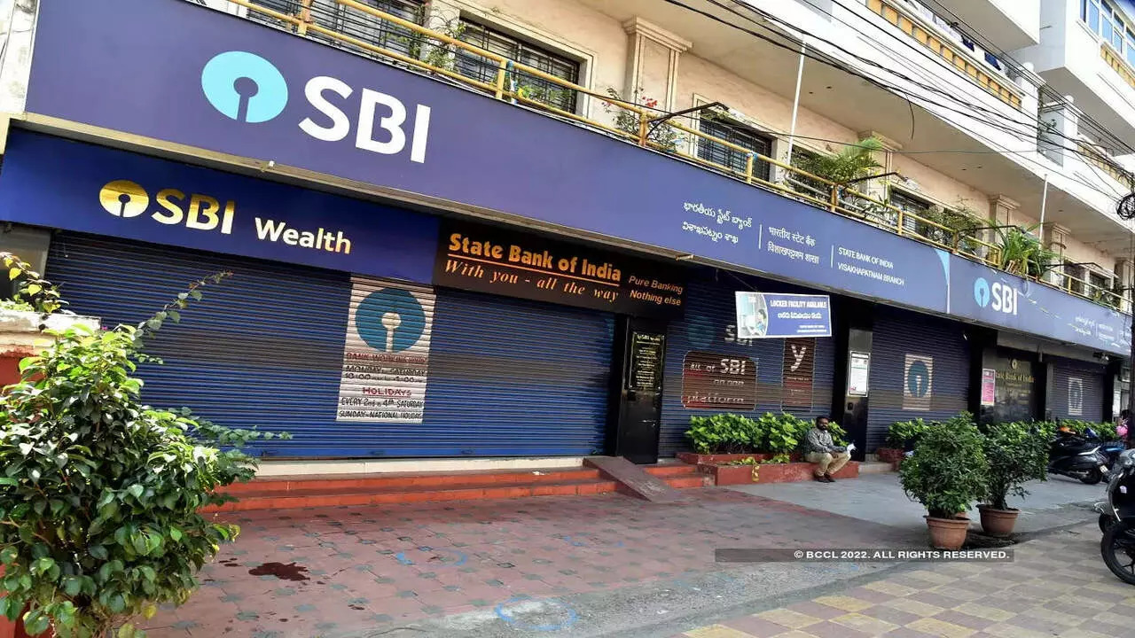 ET NOW EXCLUSIVE: SBI to sell perpetual AT1 bonds - Interest rate, amount, other important info for investors