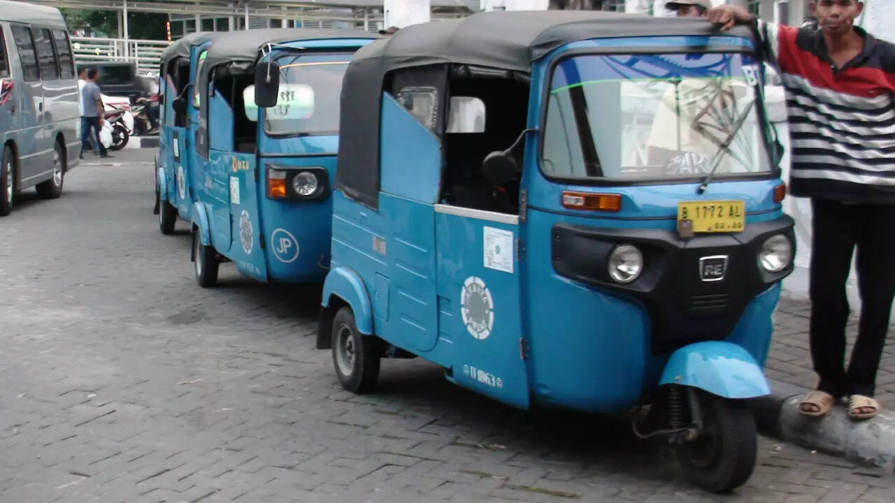 DMRC discarding 'under-utilised' feeder buses, will deploy more ...