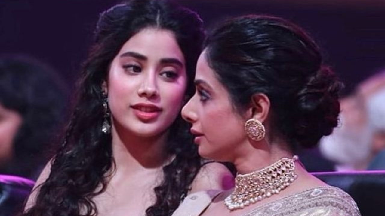 Janhvi Kapoor gets emotional ahead of mom Sridevi's death anniversary: I still look for you everywhere mumma...