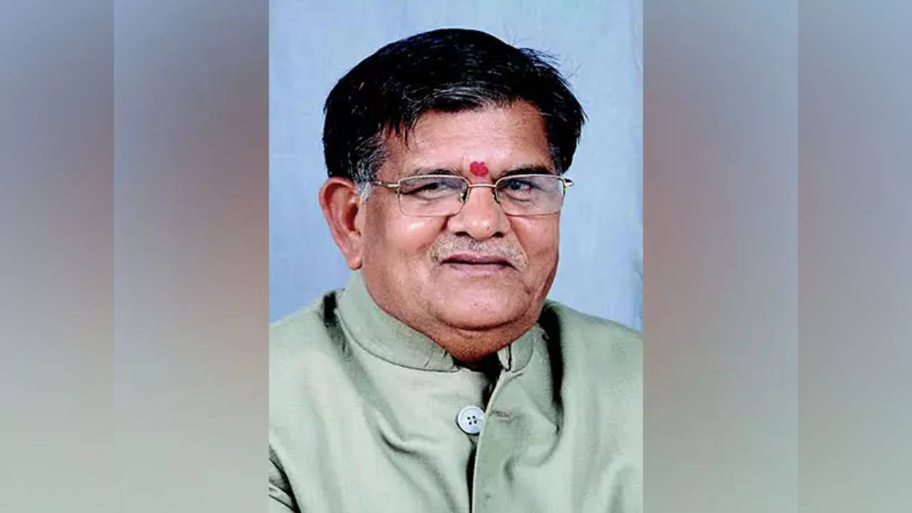 Breaking News February 22 2023 Gulab Chand Kataria sworn in as Assam Governor Fog hits flight operations at Delhi airport