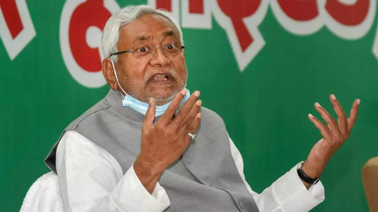 Nitish Kumar reprimands farmer for speaking in English