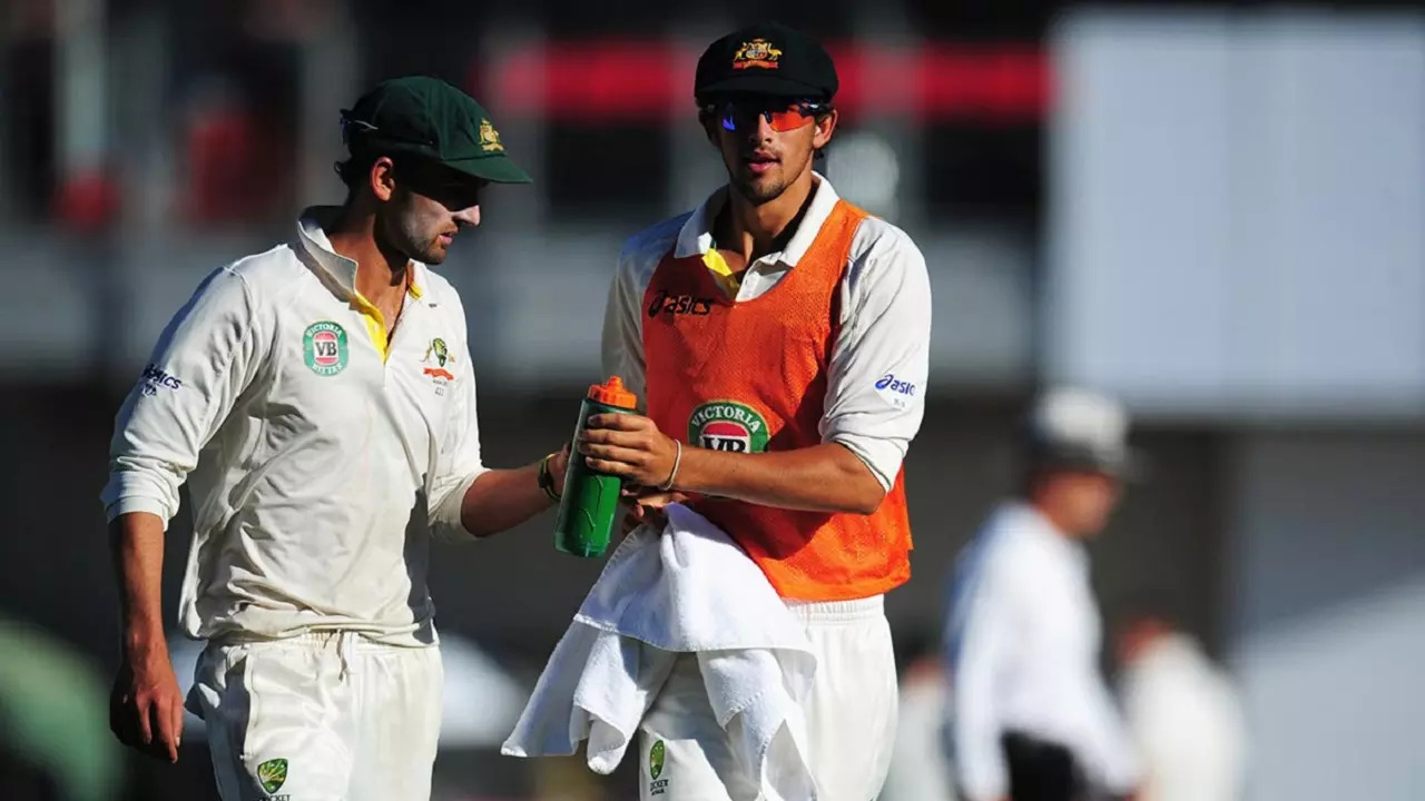 Ashton Agar and Nathan Lyon