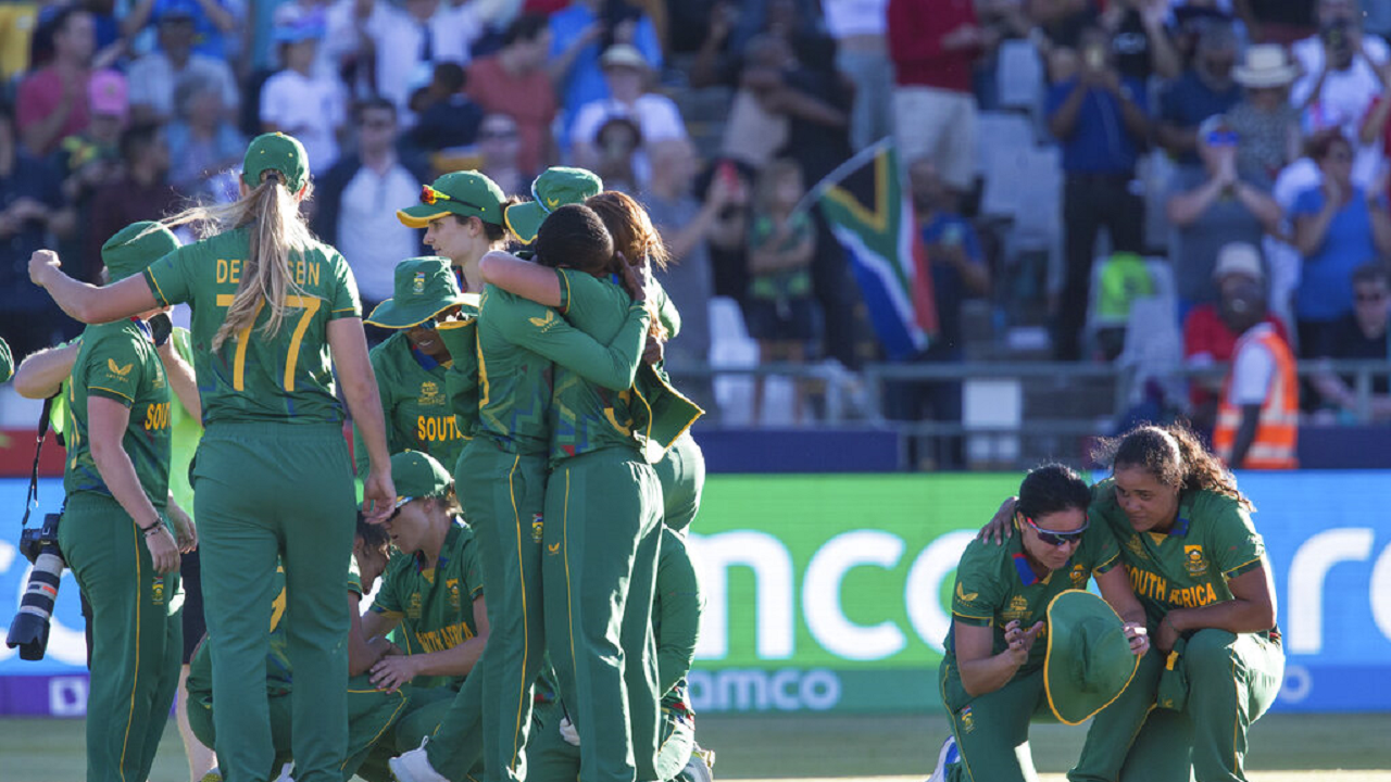 Women S T20 World Cup Hosts South Africa Defeat England Enter Maiden   98217299 