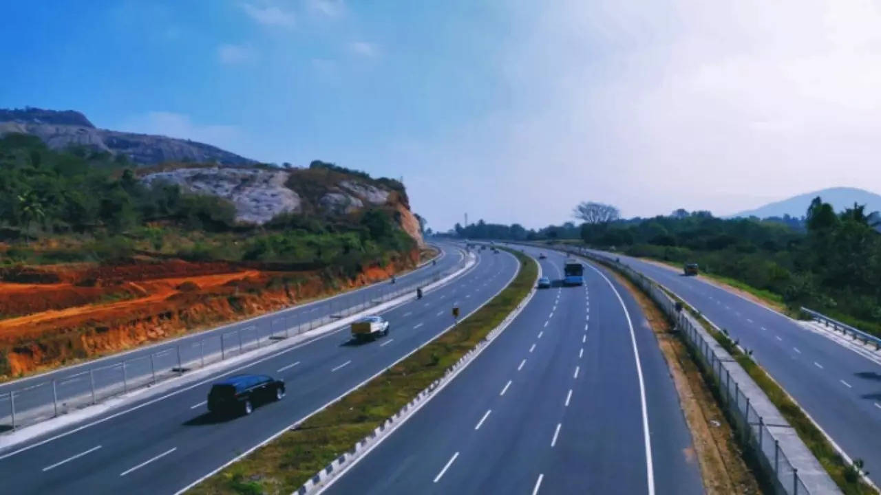 Bengaluru-Mysuru Expressway | Photo credit: Twitter/yt_droneman