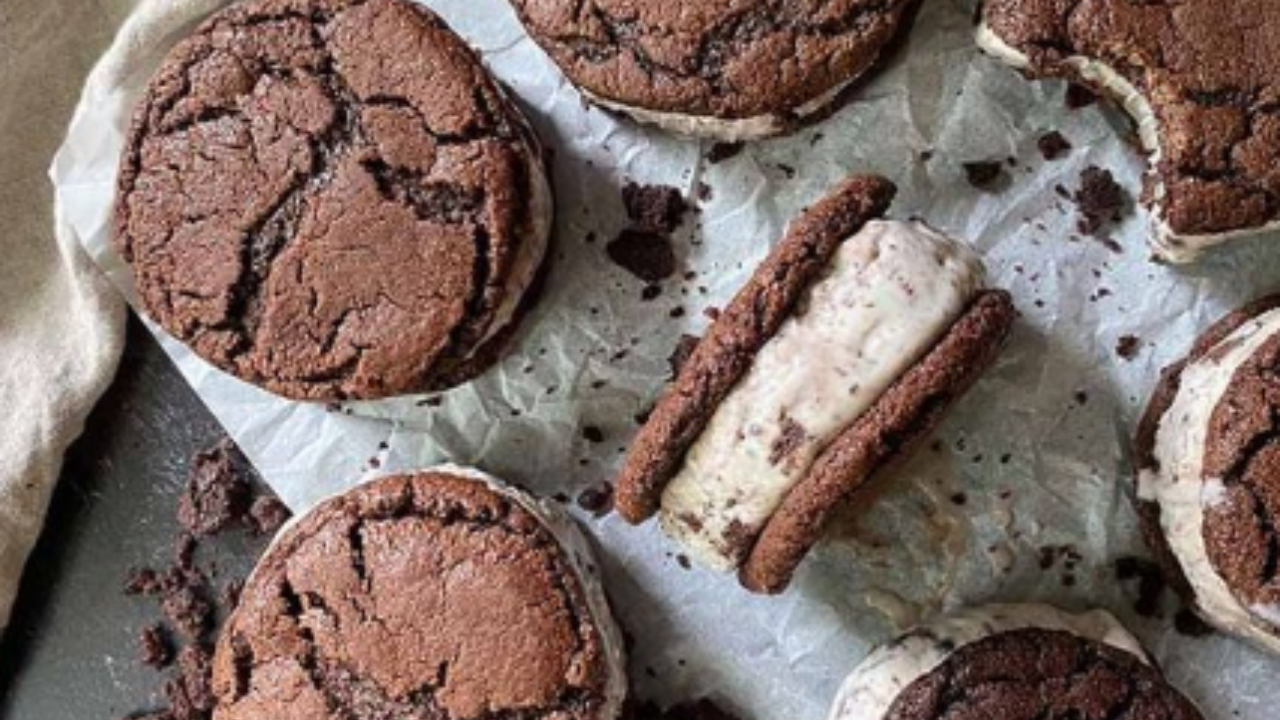 Chocolate cookie ice cream sandwich recipe. Pic Credit: Pinterest