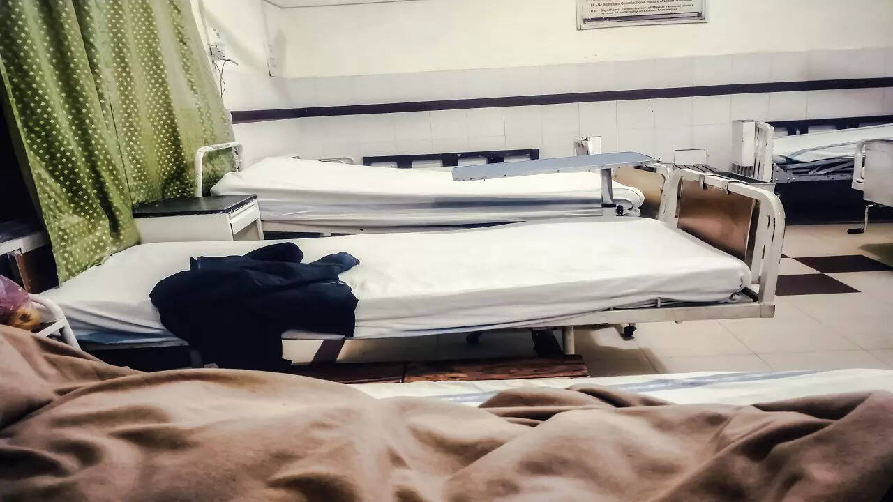 Hospitals in 'bankrupt' Pakistan running out of insulin, disprin, other