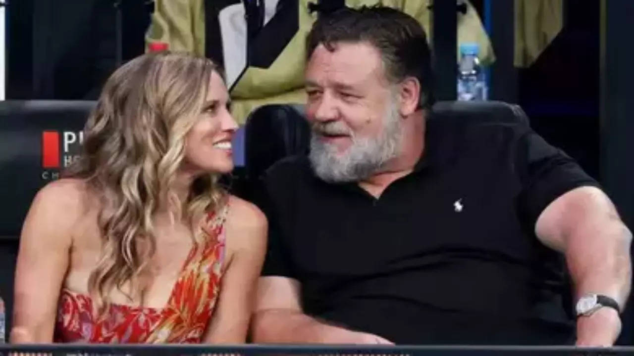 Russell Crowe and Britney Theriot