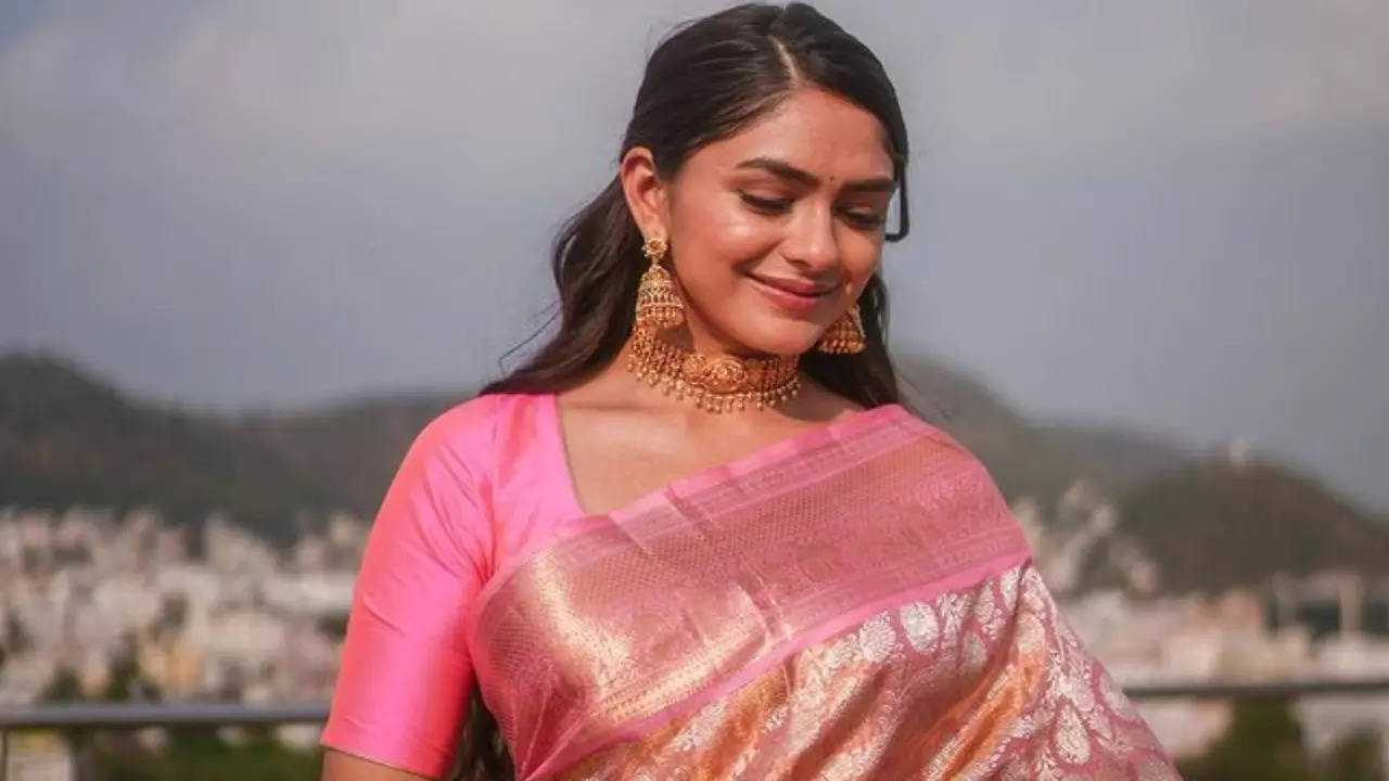 Mrunal Thakur REACTS after getting marriage proposal from fan on Instagram. Says, 'Meri taraf se...'