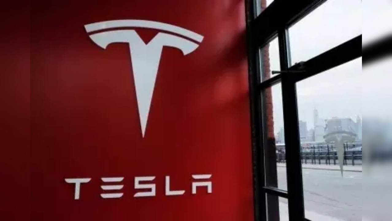 Tesla halts rollout of Full Self-Driving beta software amid recall.