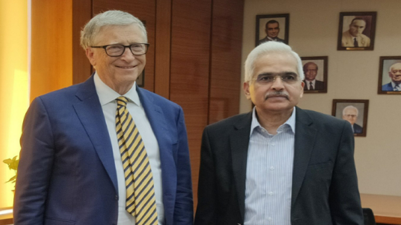 Bill Gates meets RBI governor in Mumbai