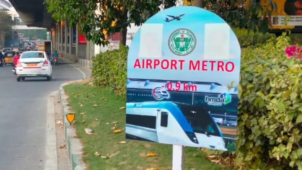 Peg marking for the Airport Express line.