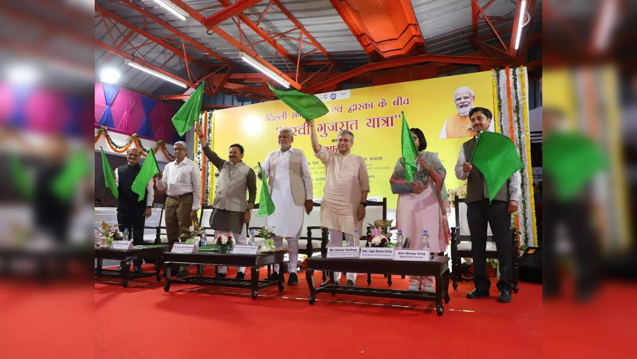 Garvi Gujarat Yatra tourist train flagged off