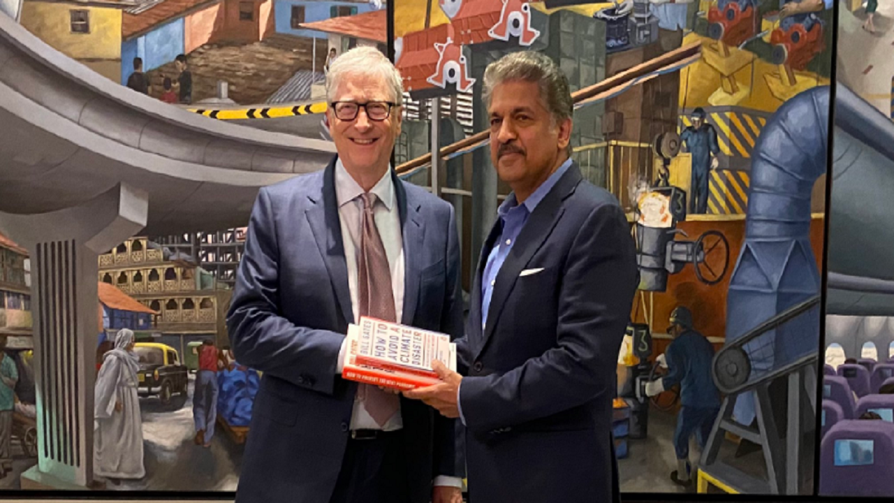 Bill Gates met Anand Mahindra in Mumbai