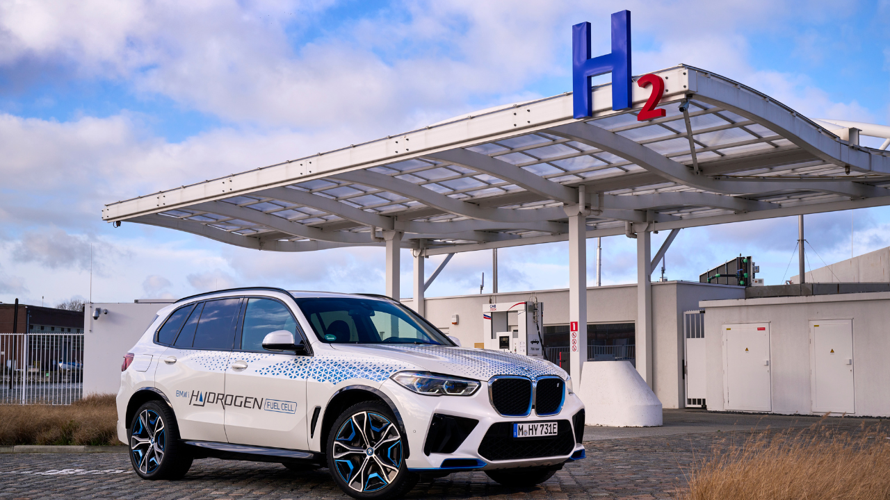 BMW iX5 hydrogen SUV