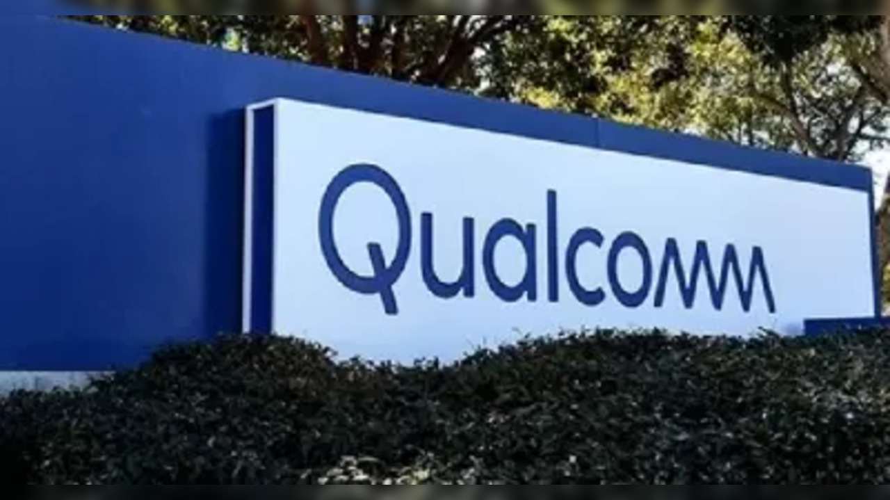 Qualcomm to ship Apple-chip competitor in 2024.