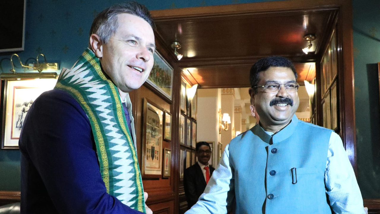 Dharmendra pradhan, Jason Clare