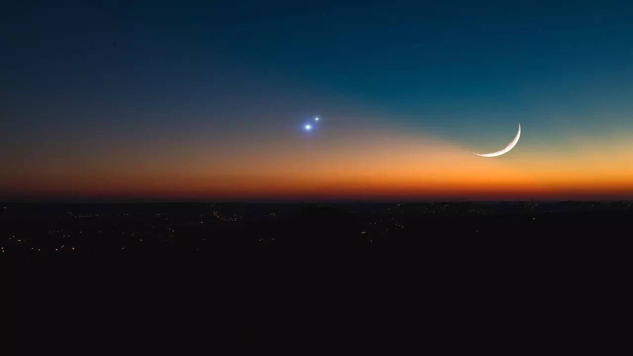 आसमान में आज शाम को जोड़ी बनाते नजर आएंगे बृहस्पति और शुक्र- Jupiter and Venus will be seen pairing in the sky this evening