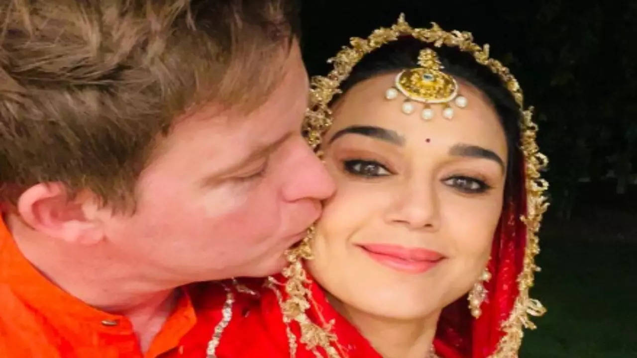 Preity Zinta celebrates her 7th wedding anniversary with husband Gene ...