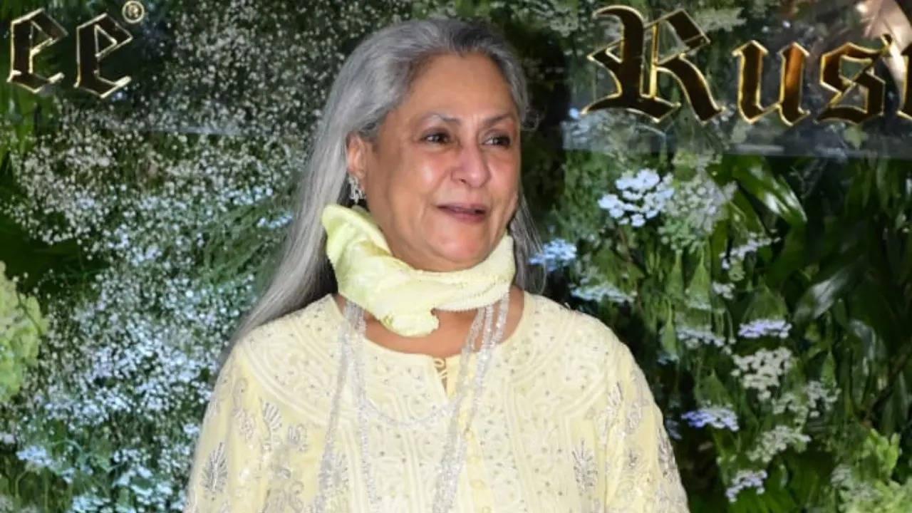 Jaya Bachchan at Abu Jani Sandeep Khosla's film premiere