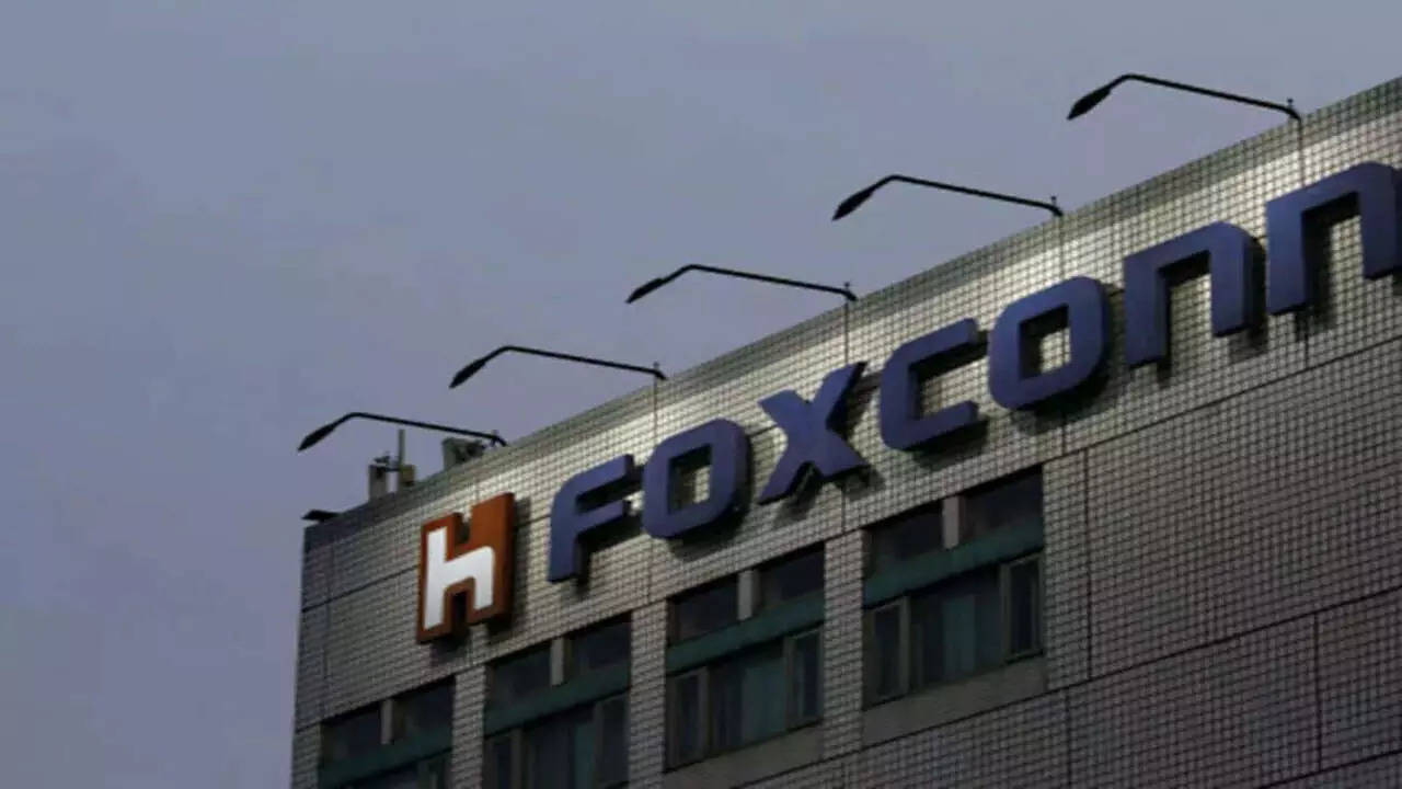 Foxconn announces $700 million investment, to set up new plant in Telangana