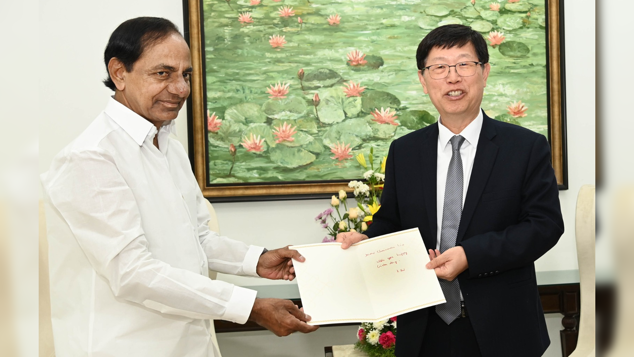 Historic Telangana deal with Foxconn! 1 lakh jobs?