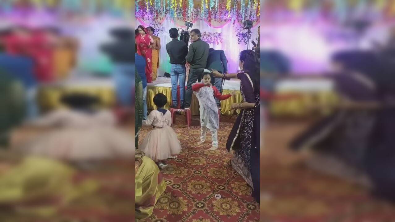 Girl dance Little girl dances to Haryanavi song 52 Gaj Ka Daman at