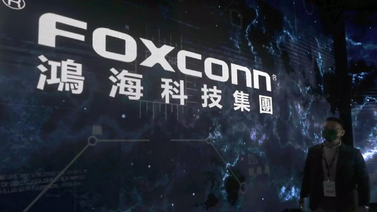 Foxconn Says No 'Definitive Agreements' For New India Investment