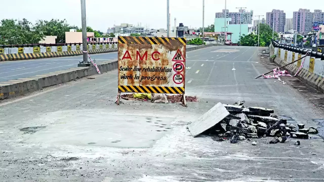 Chhatrapati Shivaji Maharaj flyover in Hatkeshwar.