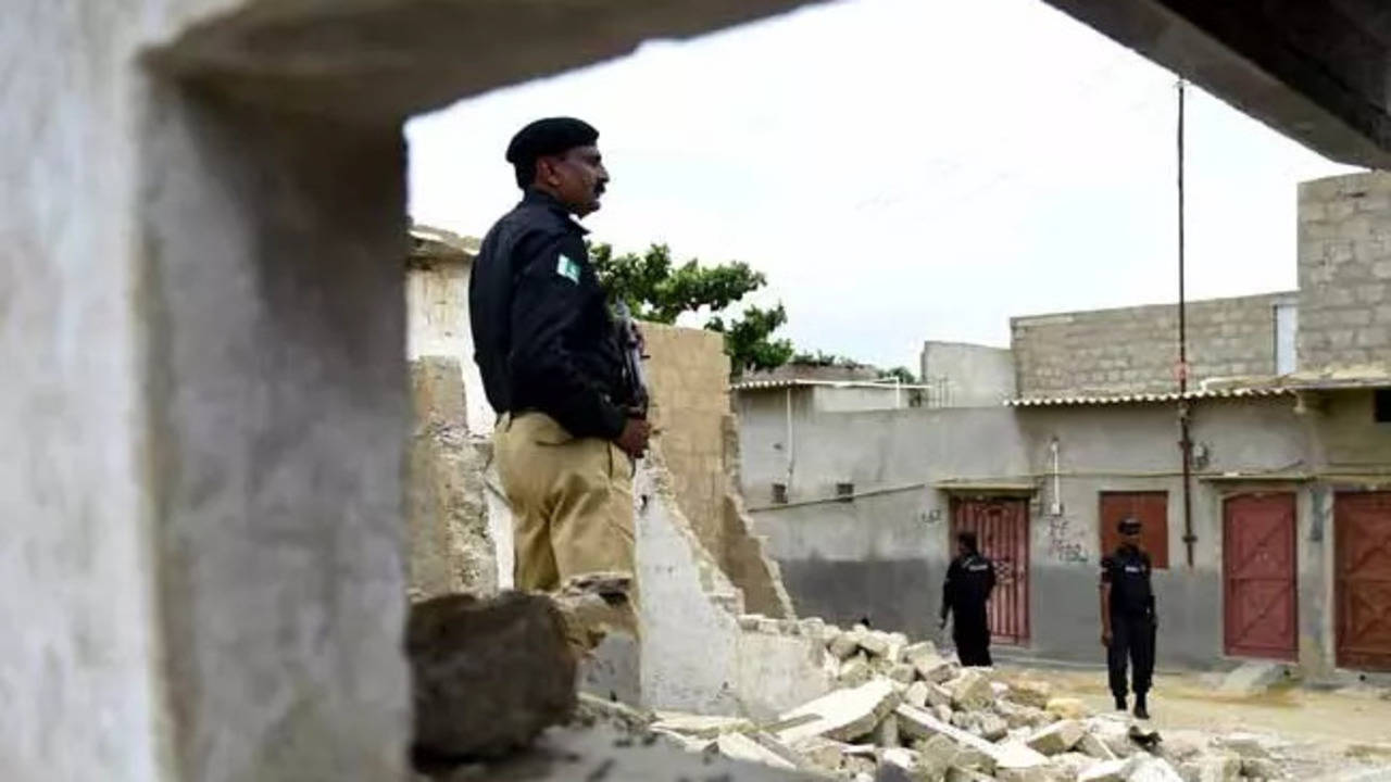 9 Cops Killed As Suicide Bomber Rams Into Police Van In Southwest Pakistan