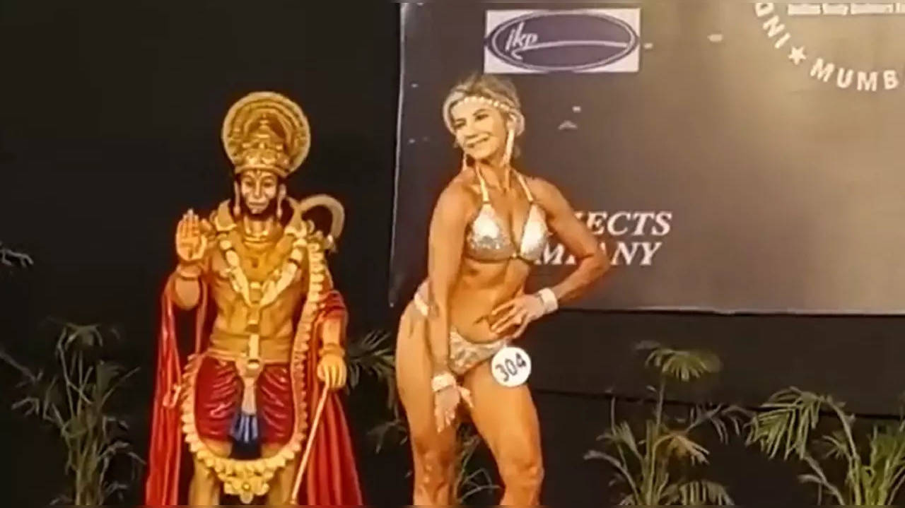 Bodybuilding Competition Posing for Beginners - YouTube