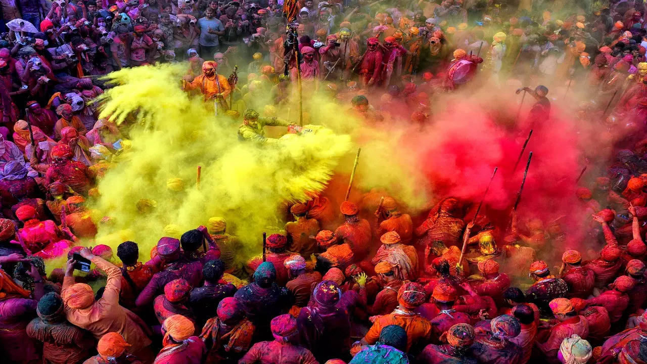 festival holi india adalah