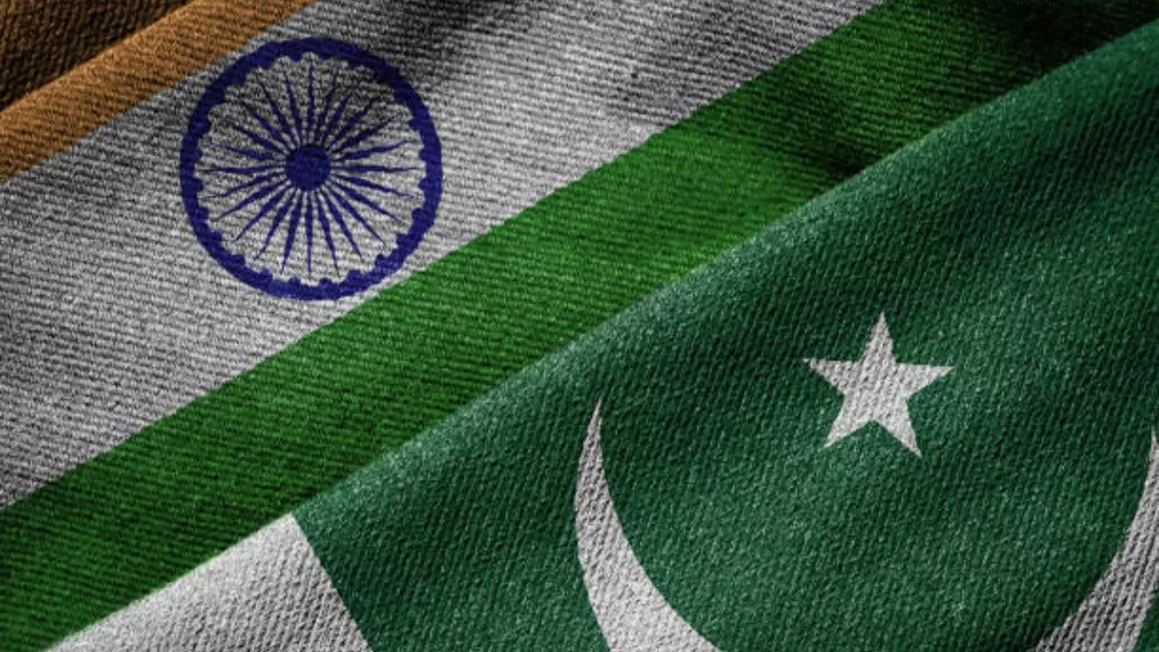 India-Pakistan flags