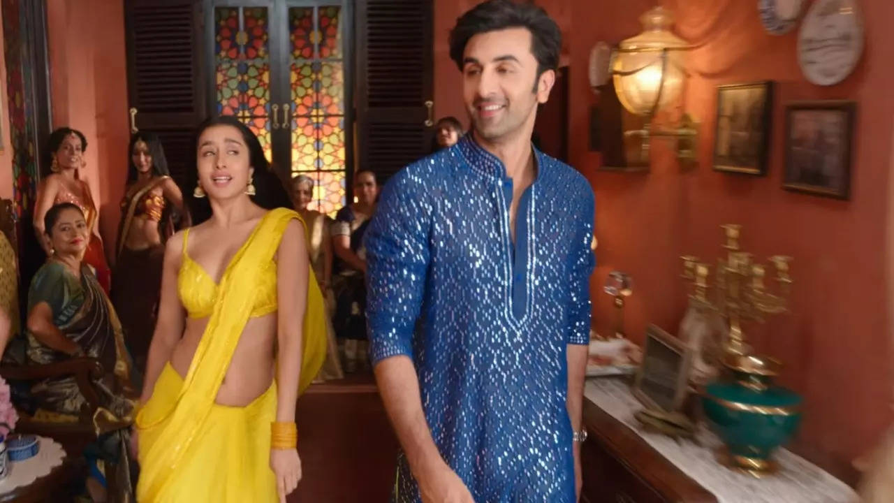 Tu Jhoothi Main Makkar Twitter Review: Ranbir Kapoor, Shraddha Kapoor's rom-com is 'paisa vasool'